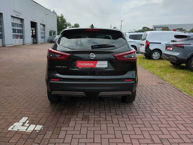 Nissan Qashqai 1.3 DIG-T Zama DCT Navi Pano SpurH PDC