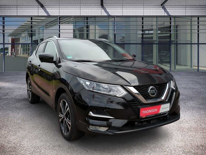 Nissan Qashqai 1.3 DIG-T Zama DCT Navi Pano SpurH PDC