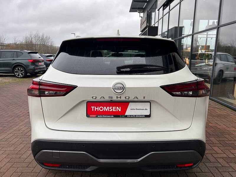 Nissan Qashqai 1.3 DIG-T MHEV N-Connecta ACC AUT Navi